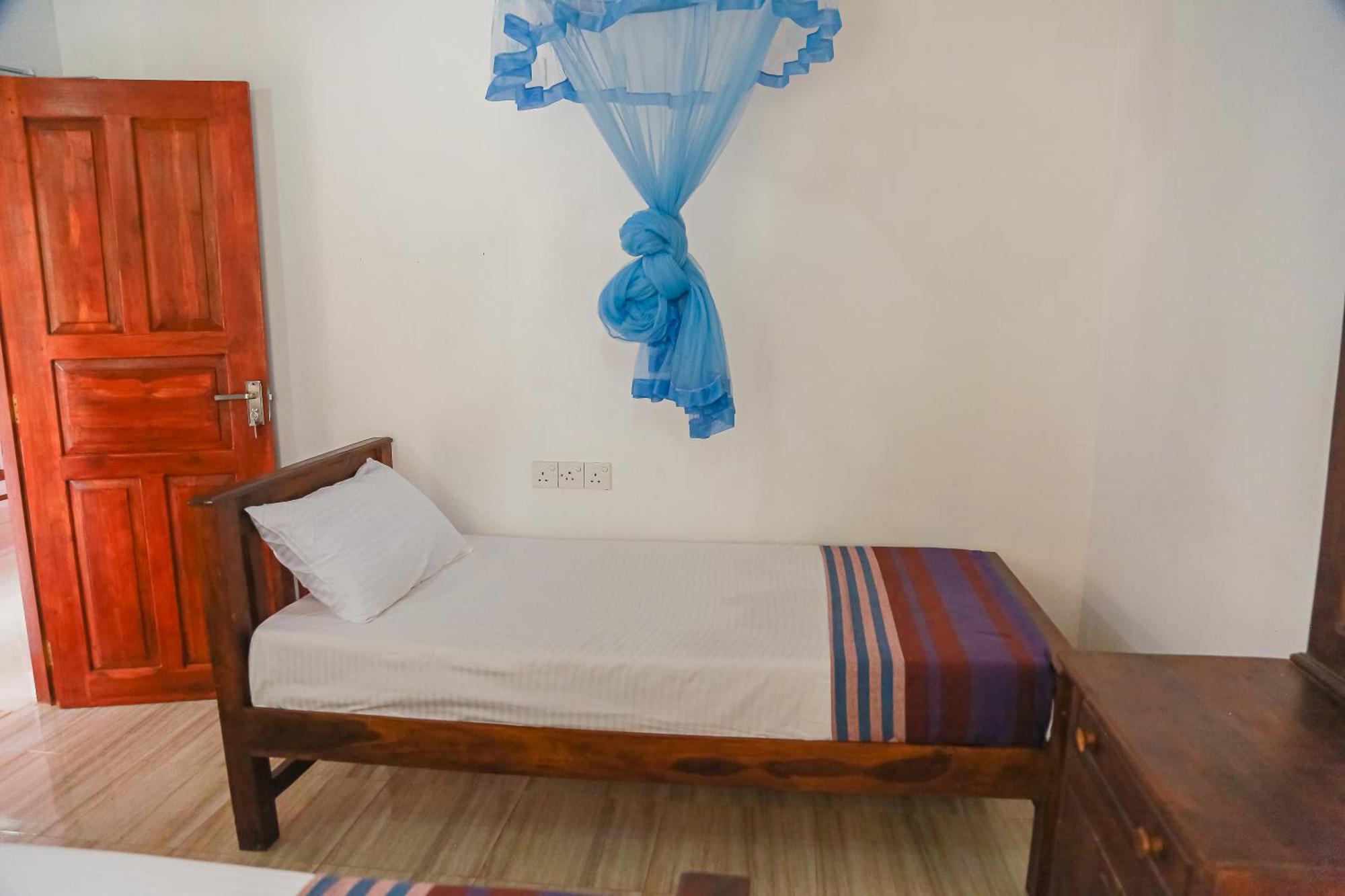 Lakeside Villa Anuradhapura Oda fotoğraf